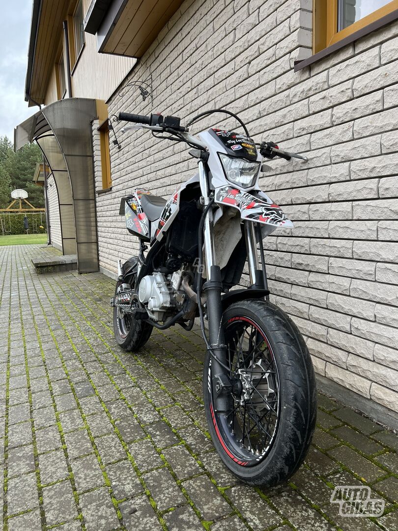 Yamaha WR 2010 m Krosinis / Supermoto motociklas