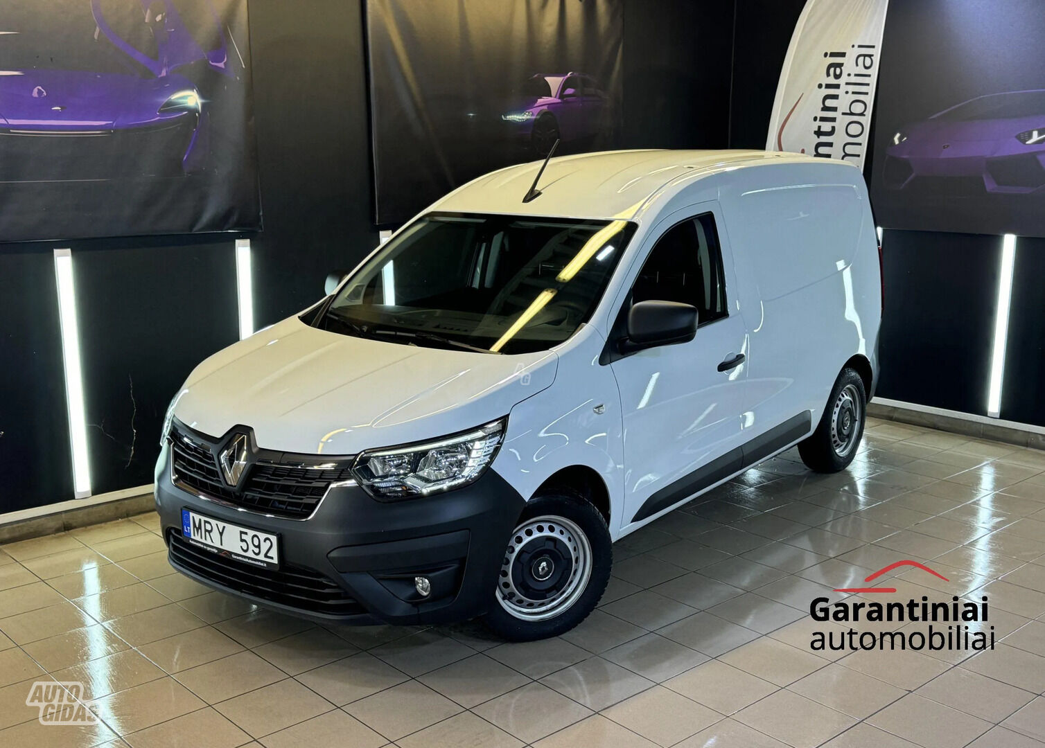 Renault Express 2023 y Commercial auto (with box)