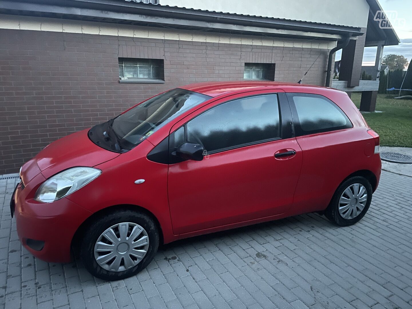 Toyota Yaris 2009 y Hatchback