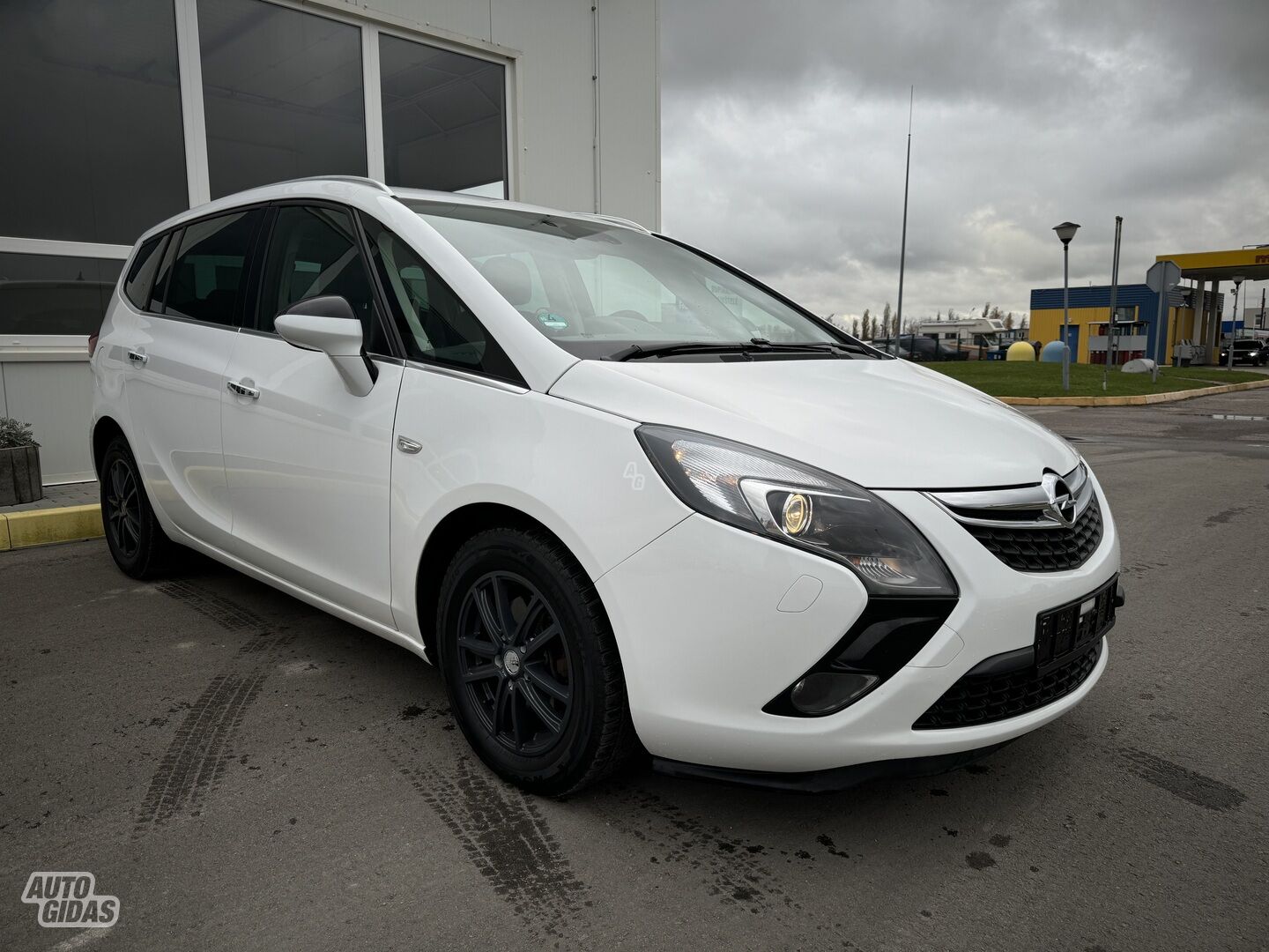 Opel Zafira Tourer C 2013 y