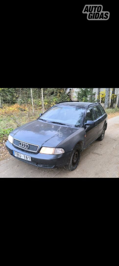 Audi A4 B5 1998 y