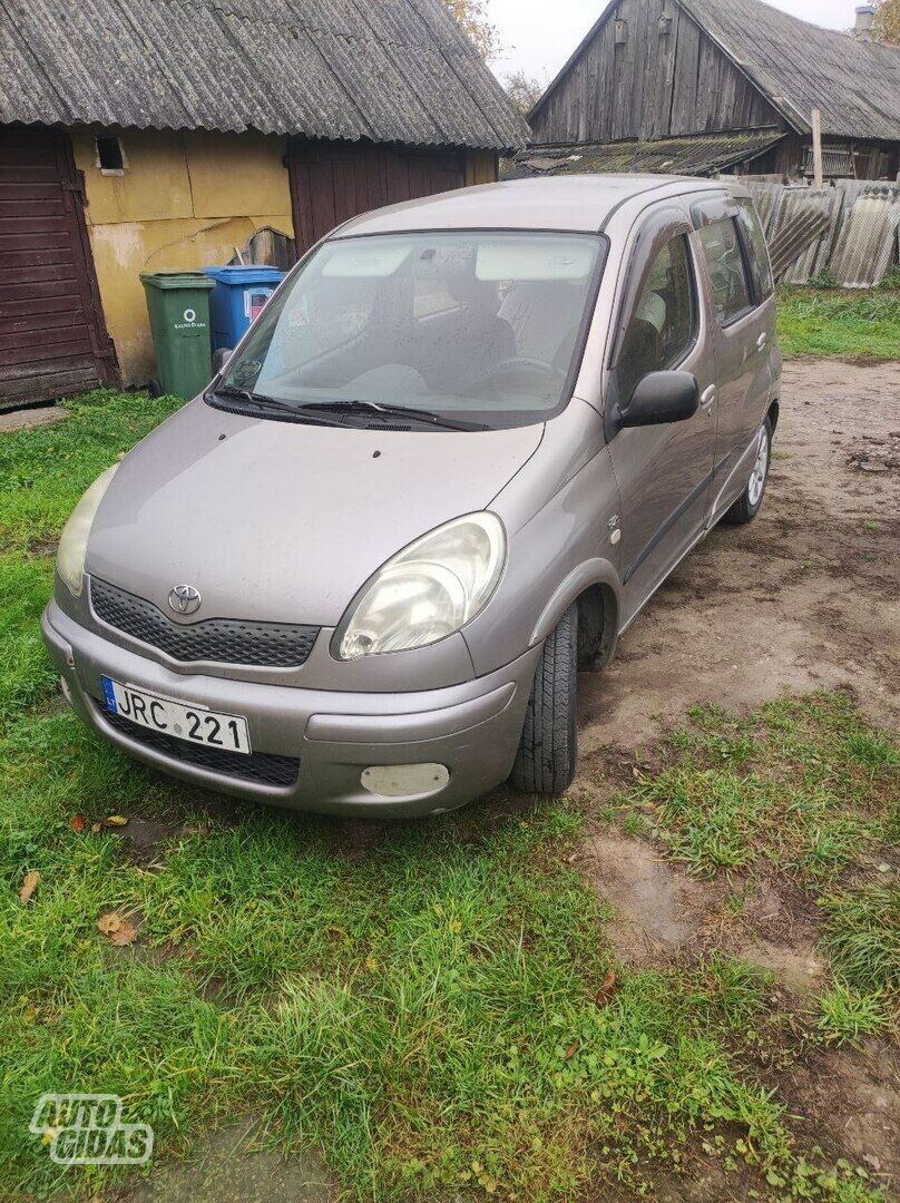 Toyota Yaris Verso 2003 г Минивэн