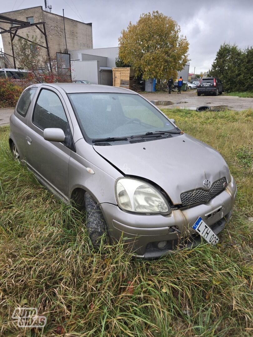 Toyota Yaris 2003 г Хэтчбек