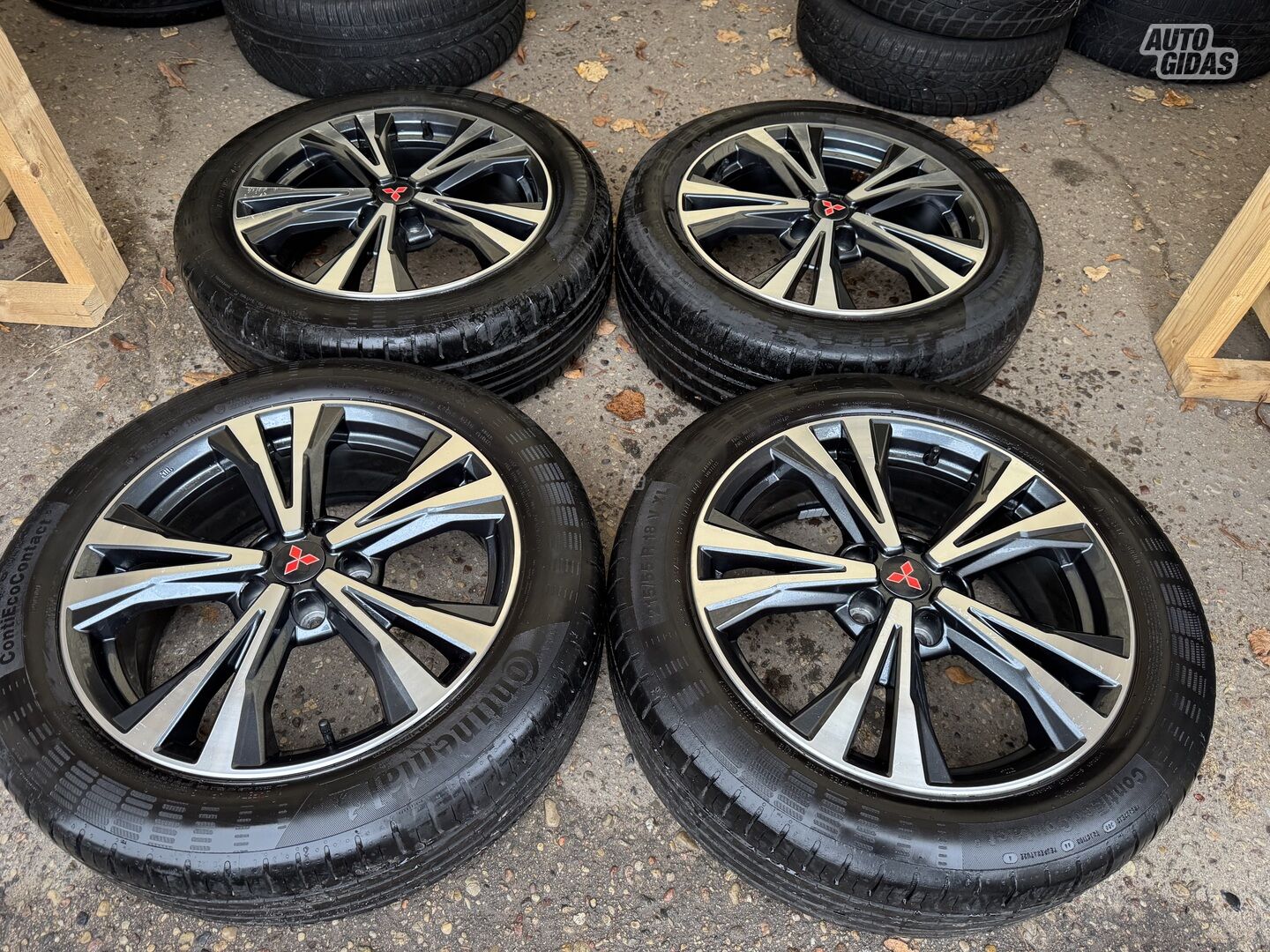 Mitsubishi Siunciam, 7.5J ET40 light alloy R18 rims