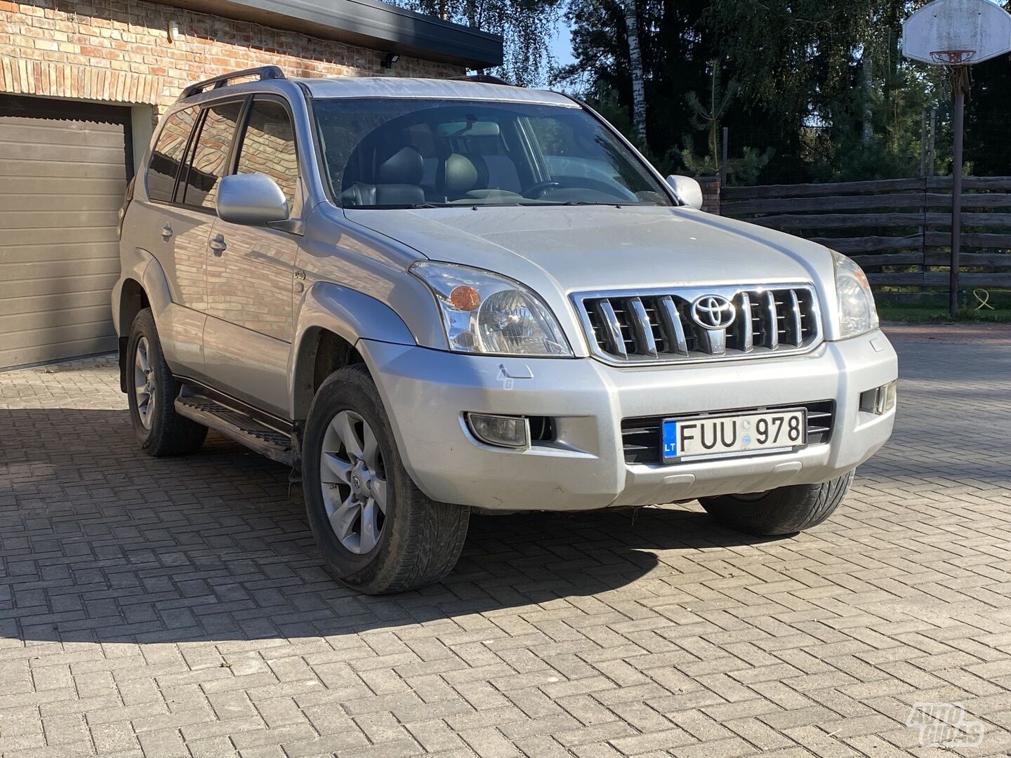 Toyota Land Cruiser 2004 г Внедорожник / Кроссовер