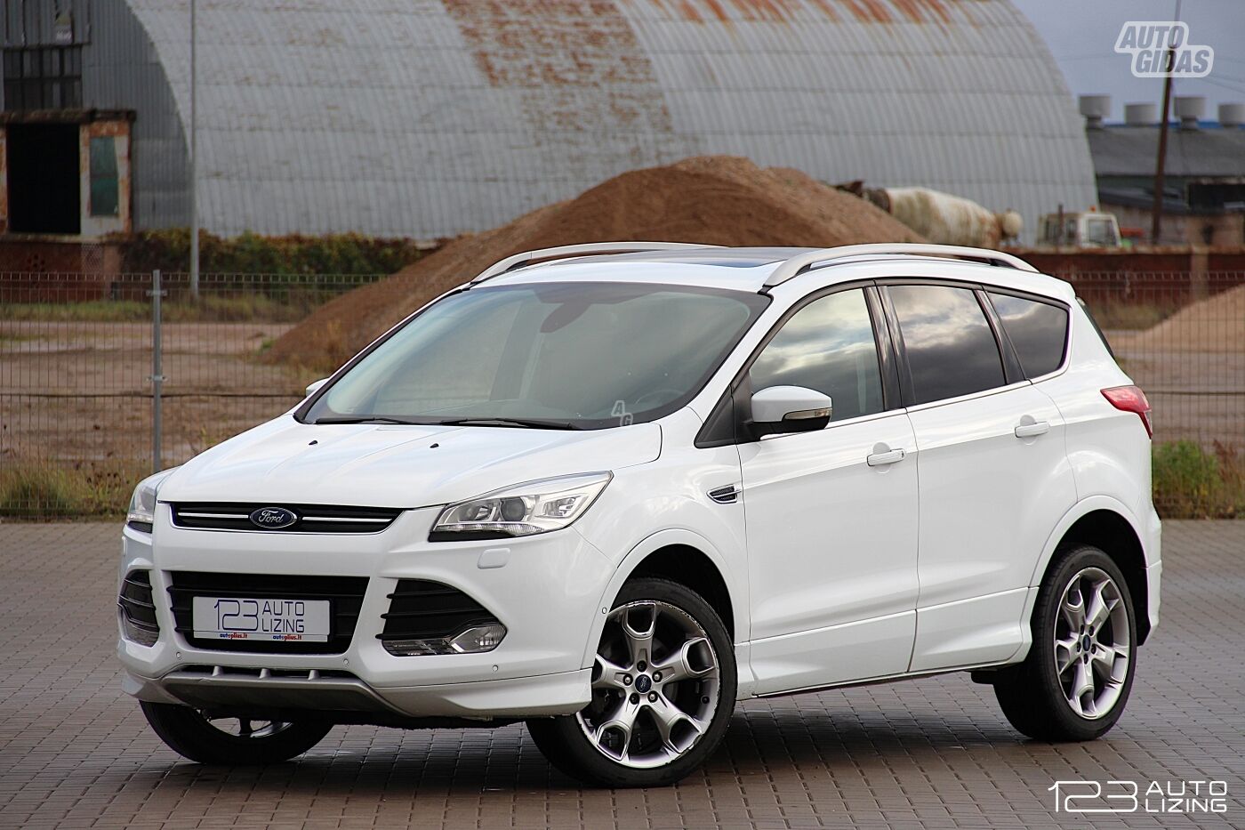 Ford Kuga 2015 г Внедорожник / Кроссовер