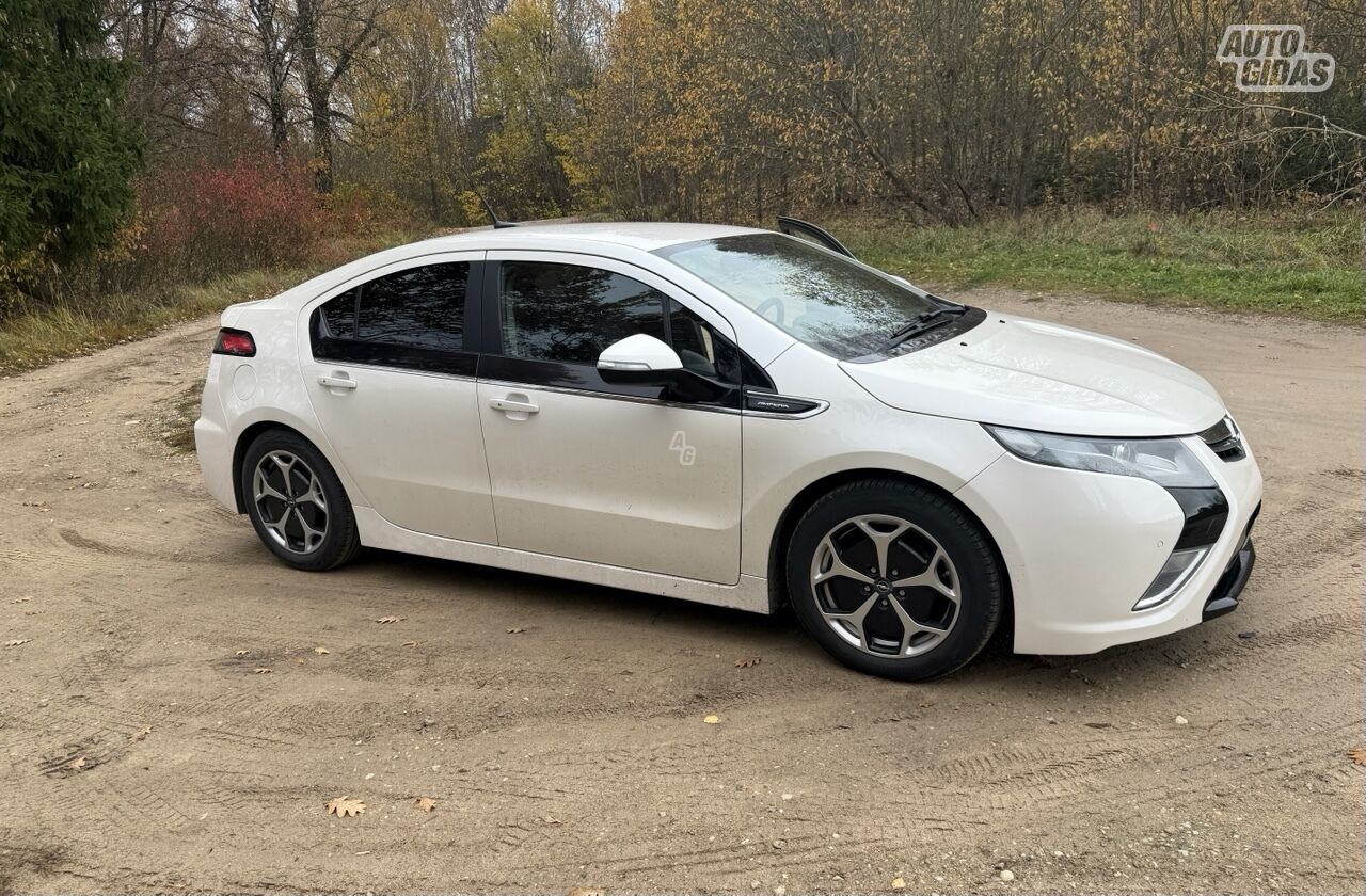 Opel Ampera 2014 y Hatchback