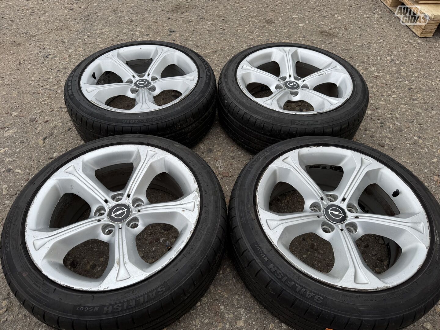 Opel Siunciam, 8J Et30 Insignia light alloy R18 rims