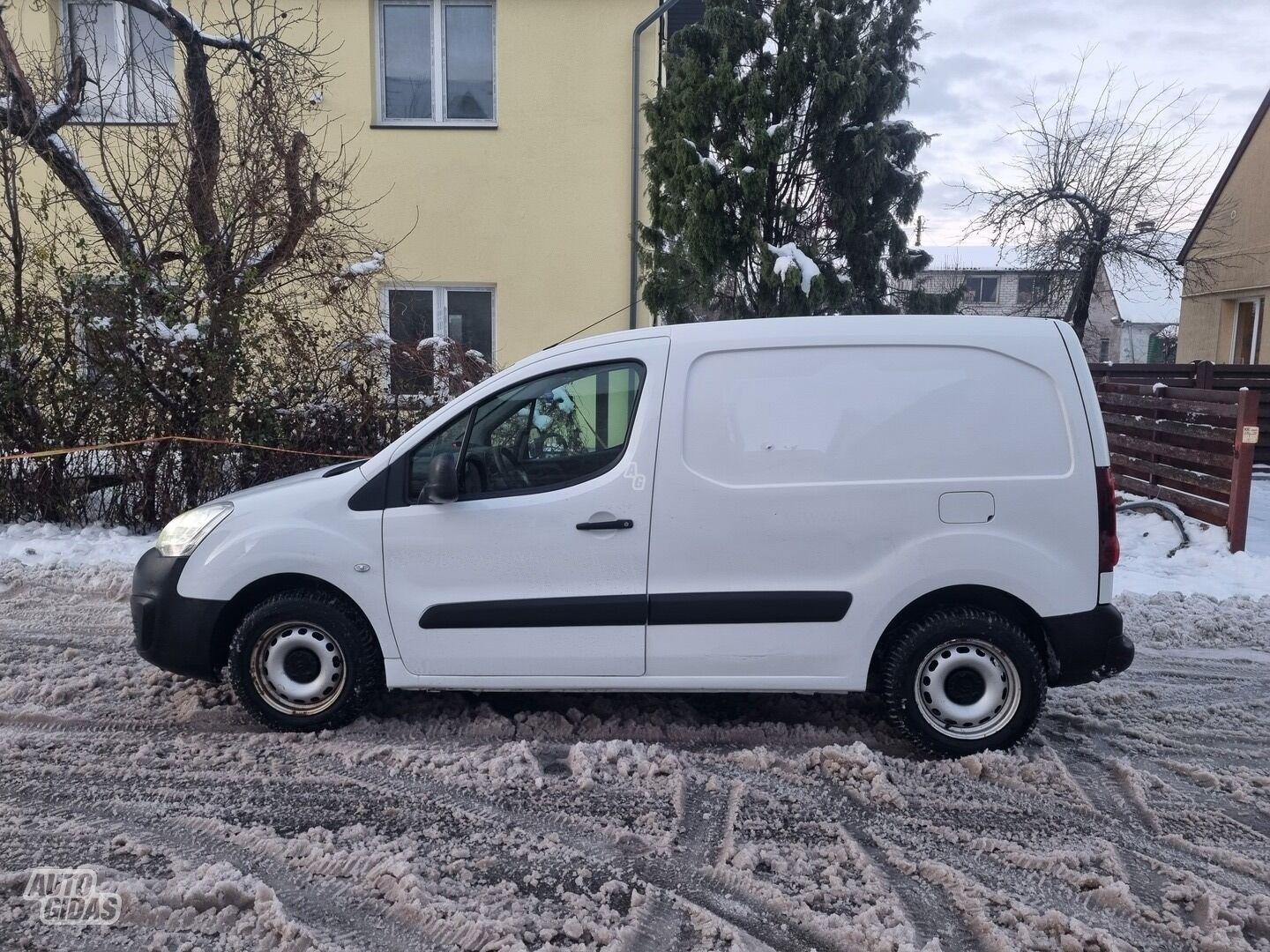 Citroen Berlingo 2016 m Komercinis auto(su būda)