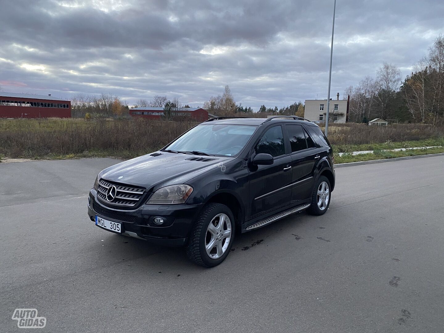 Mercedes-Benz ML 350 W164 2005 m