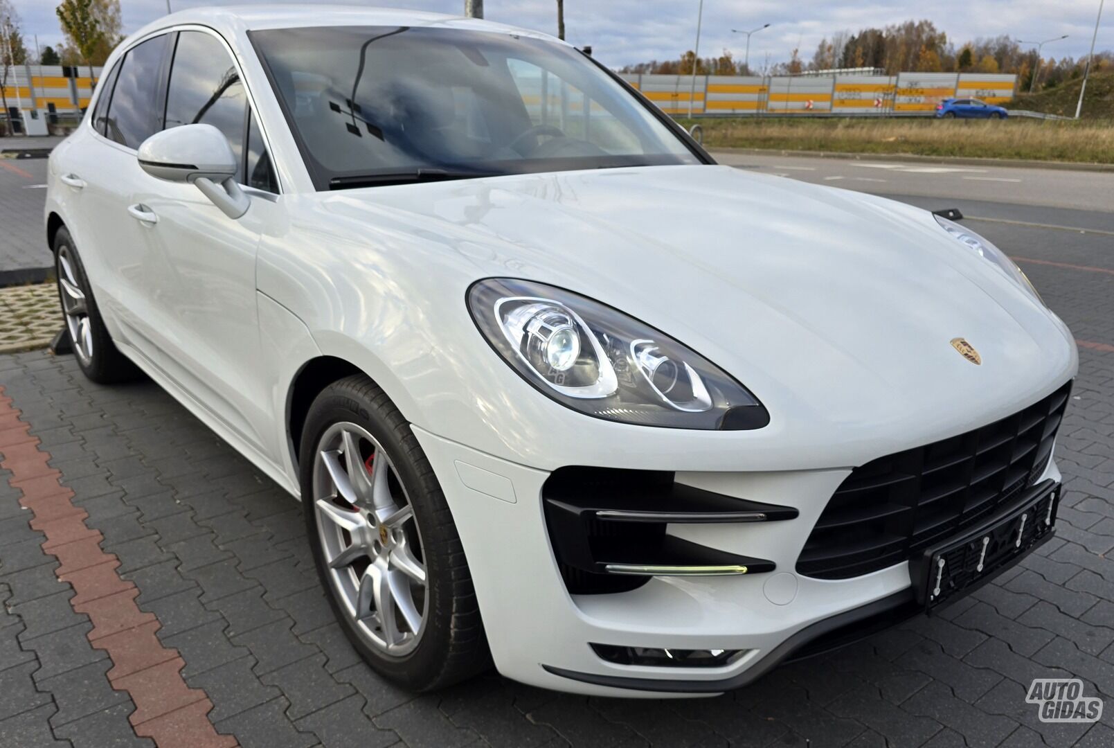 Porsche Macan Turbo 2016 m