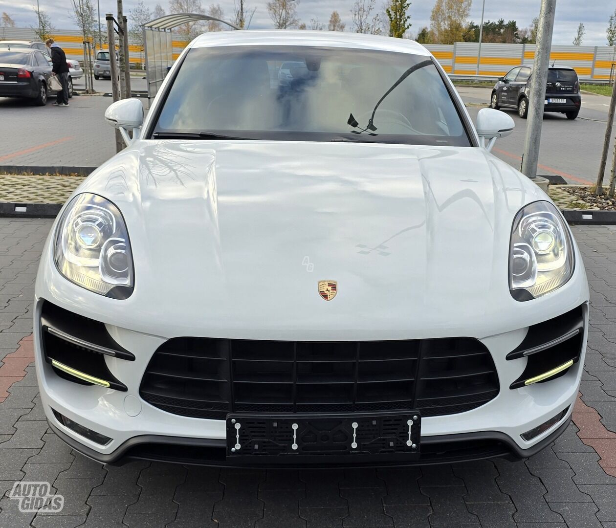 Porsche Macan Turbo 2016 m