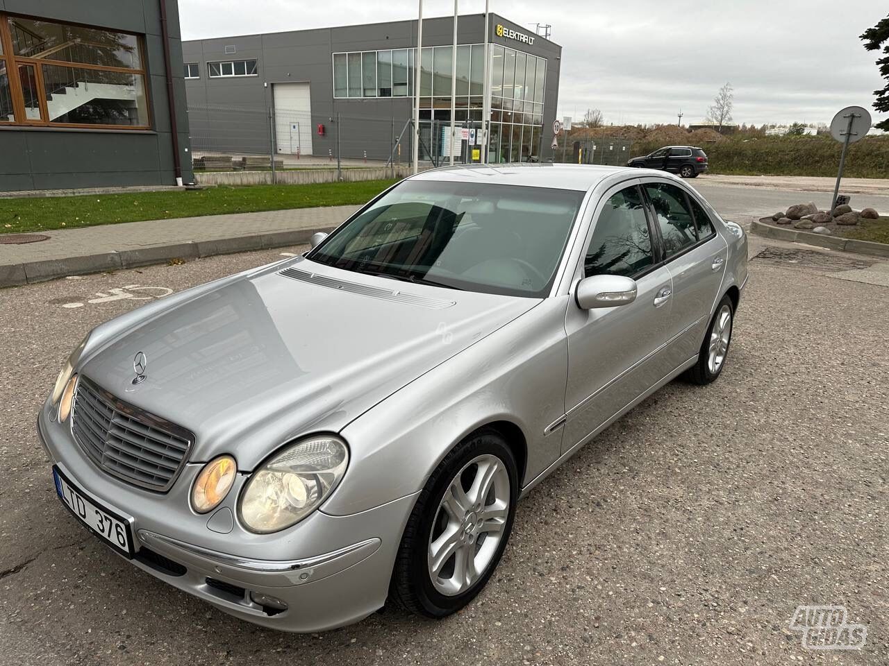 Mercedes-Benz E 270 W211 2003 m