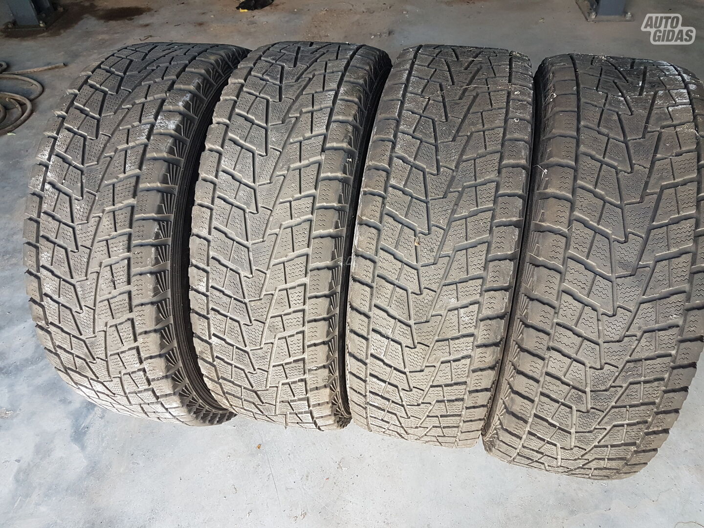 Bridgestone R16 зимние шины для автомобилей