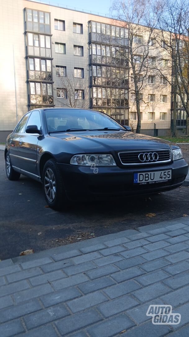 Audi A4 1999 г Седан