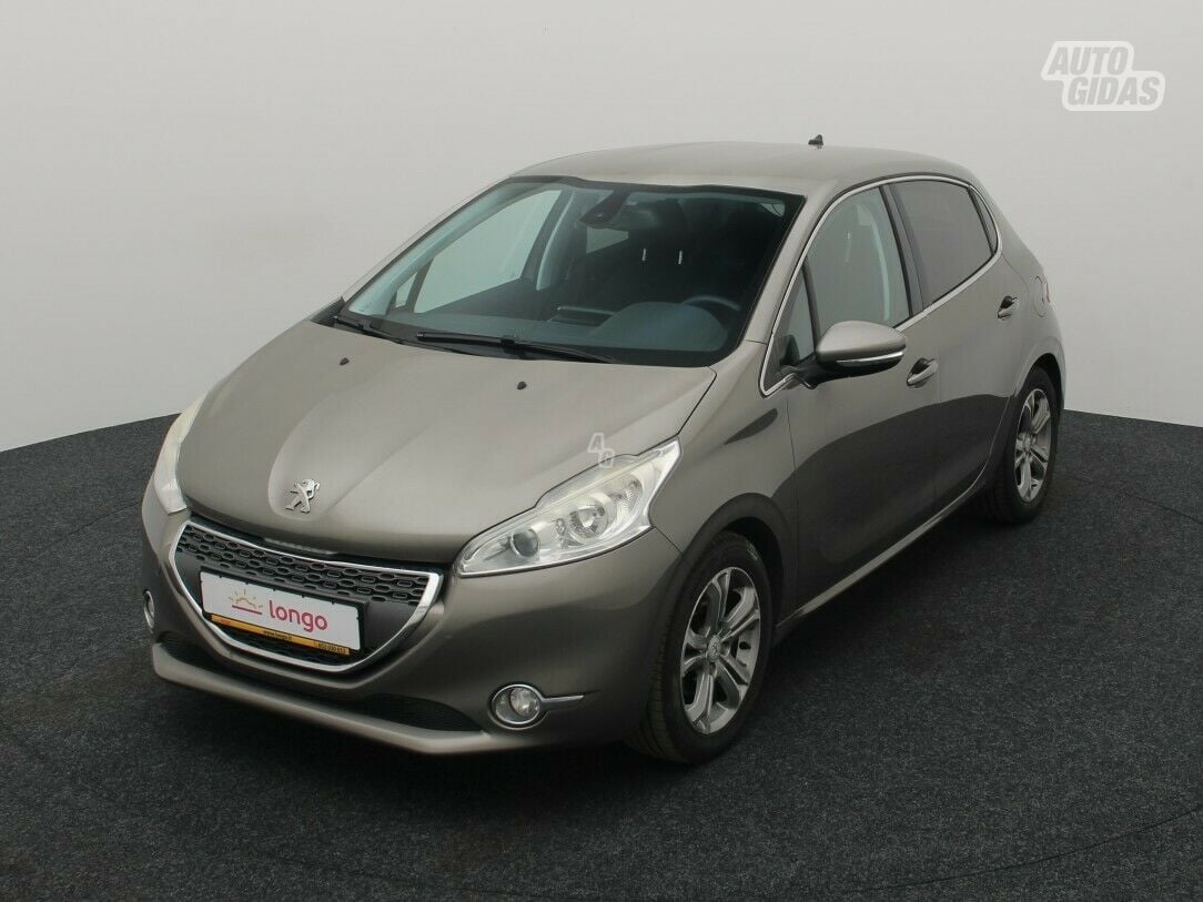 Peugeot 208 2012 г Хэтчбек