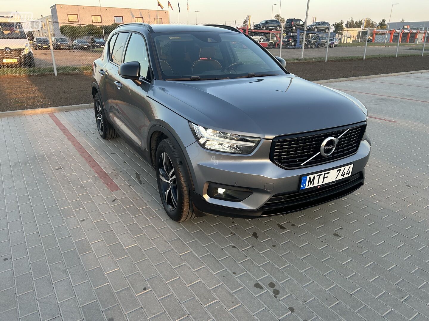 Volvo XC40 R Design 2019 y