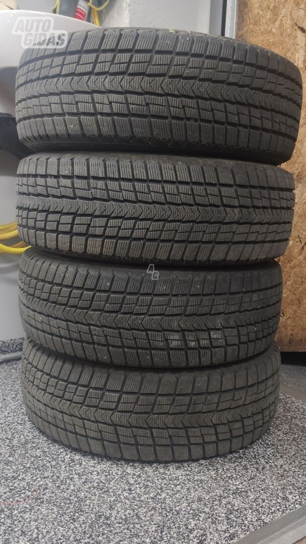 Roadstone Winguard ice SUV R17 winter tyres passanger car