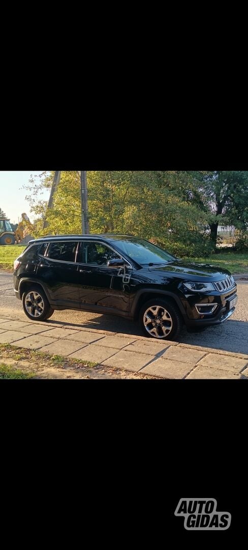 Jeep Compass 2018 г Внедорожник / Кроссовер