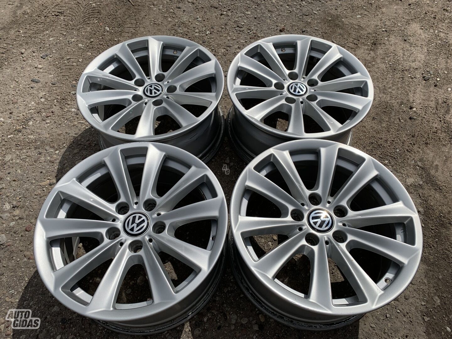 Volkswagen Siunciam, 8J ET30 Transporter light alloy R17 rims