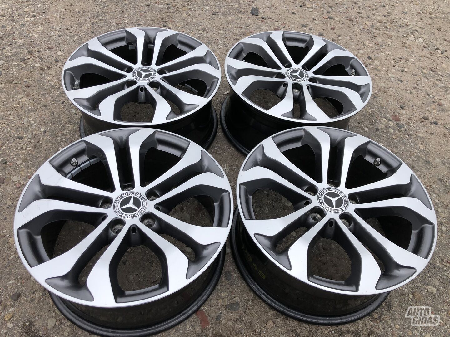 Mercedes-Benz Siunciam, 7,5J Et36 light alloy R17 rims