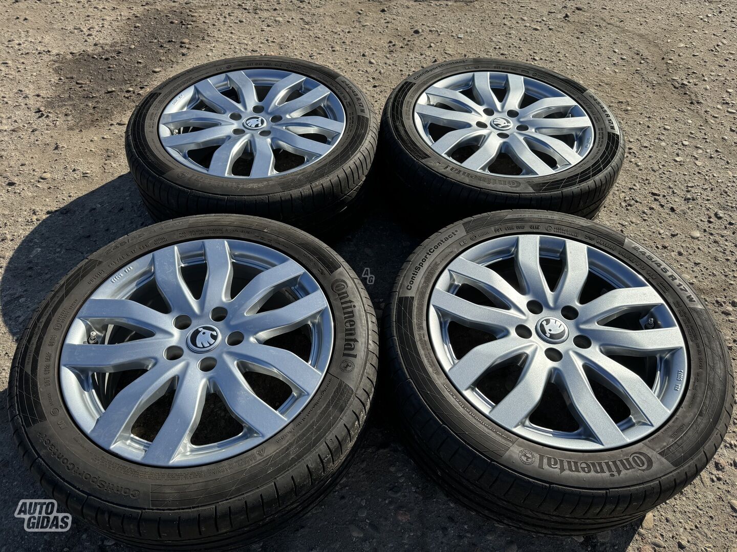 Skoda Siunciam, 7,5J ET35 light alloy R17 rims