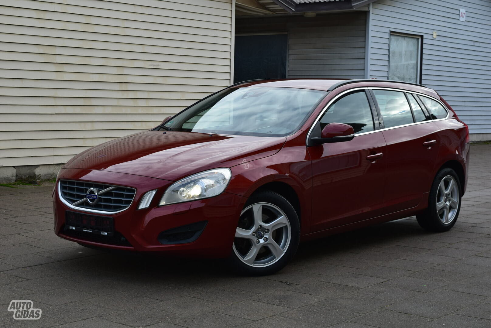 Volvo V60 2011 m Universalas