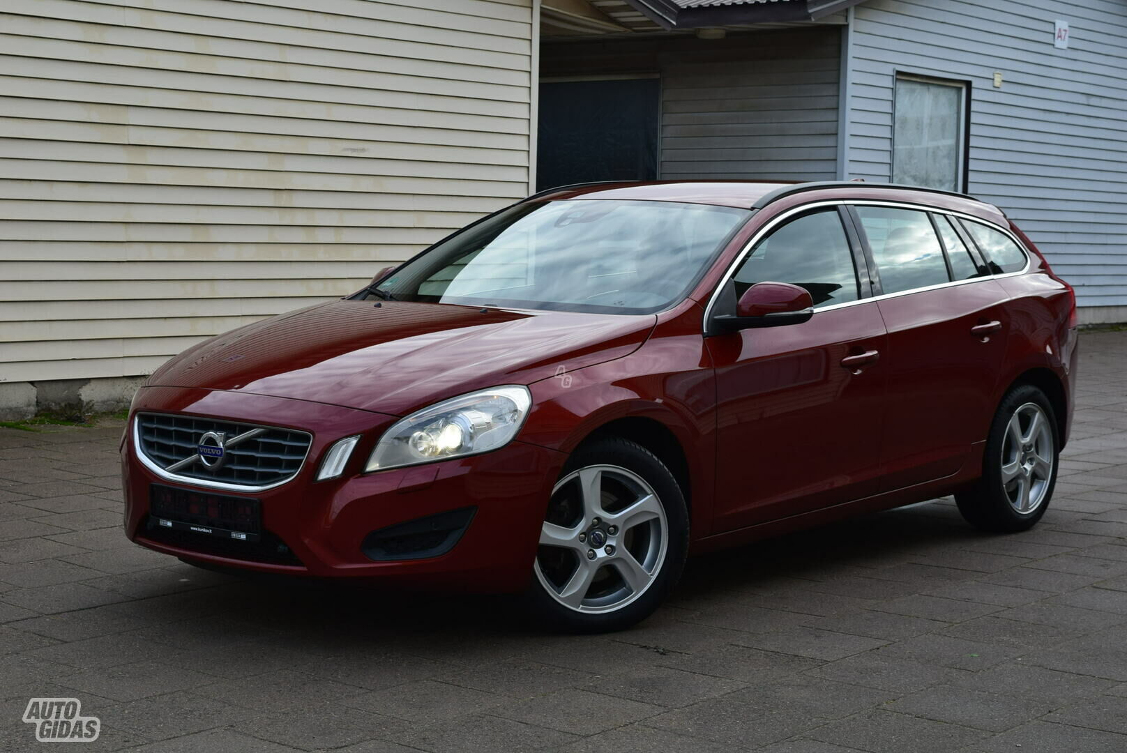 Volvo V60 2011 y Wagon