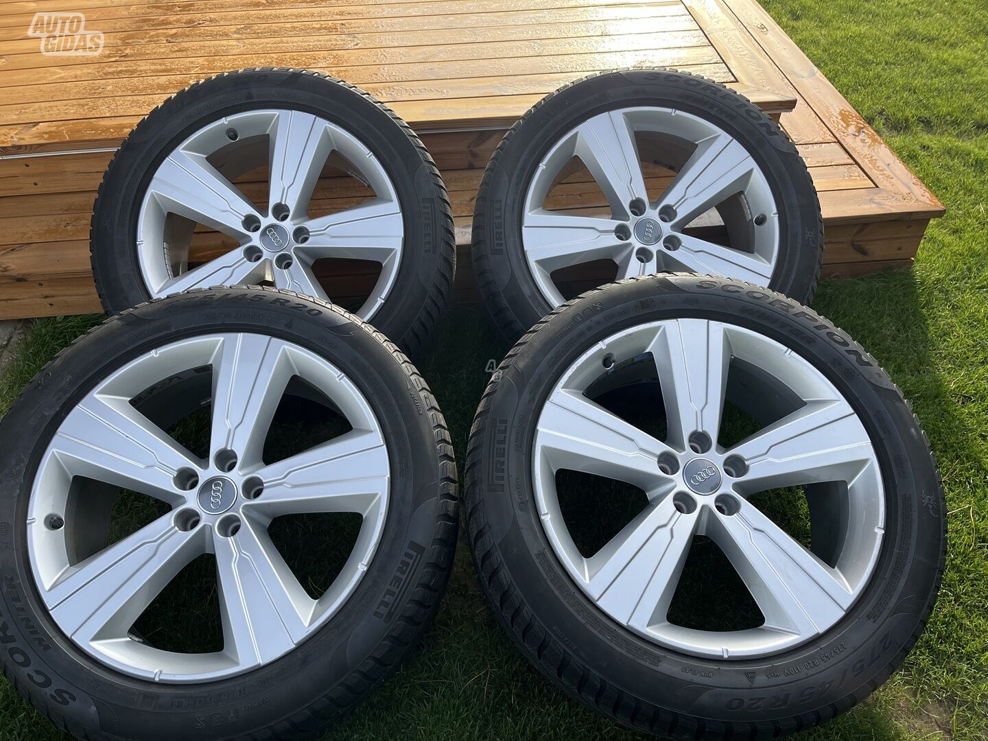 Audi Q7 light alloy R20 rims