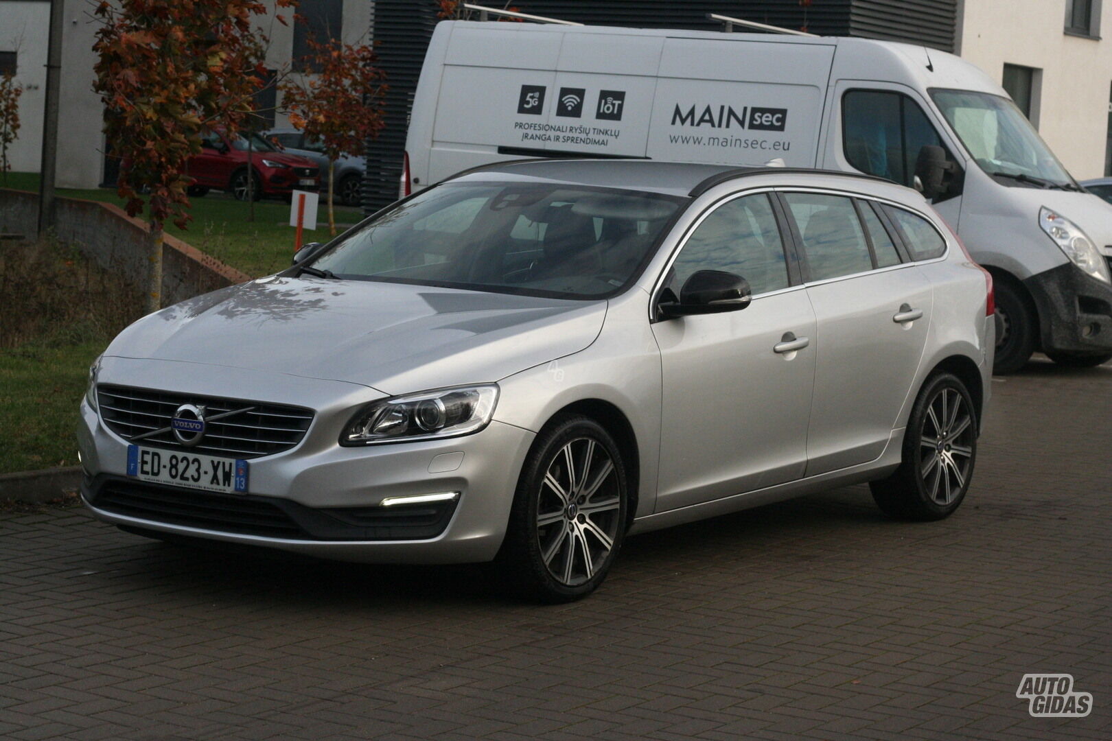 Volvo V60 I 2016 y