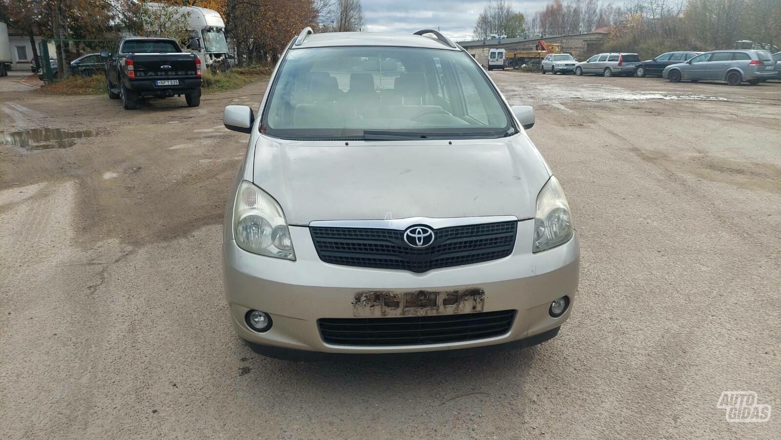 Toyota Corolla Verso 2003 m dalys