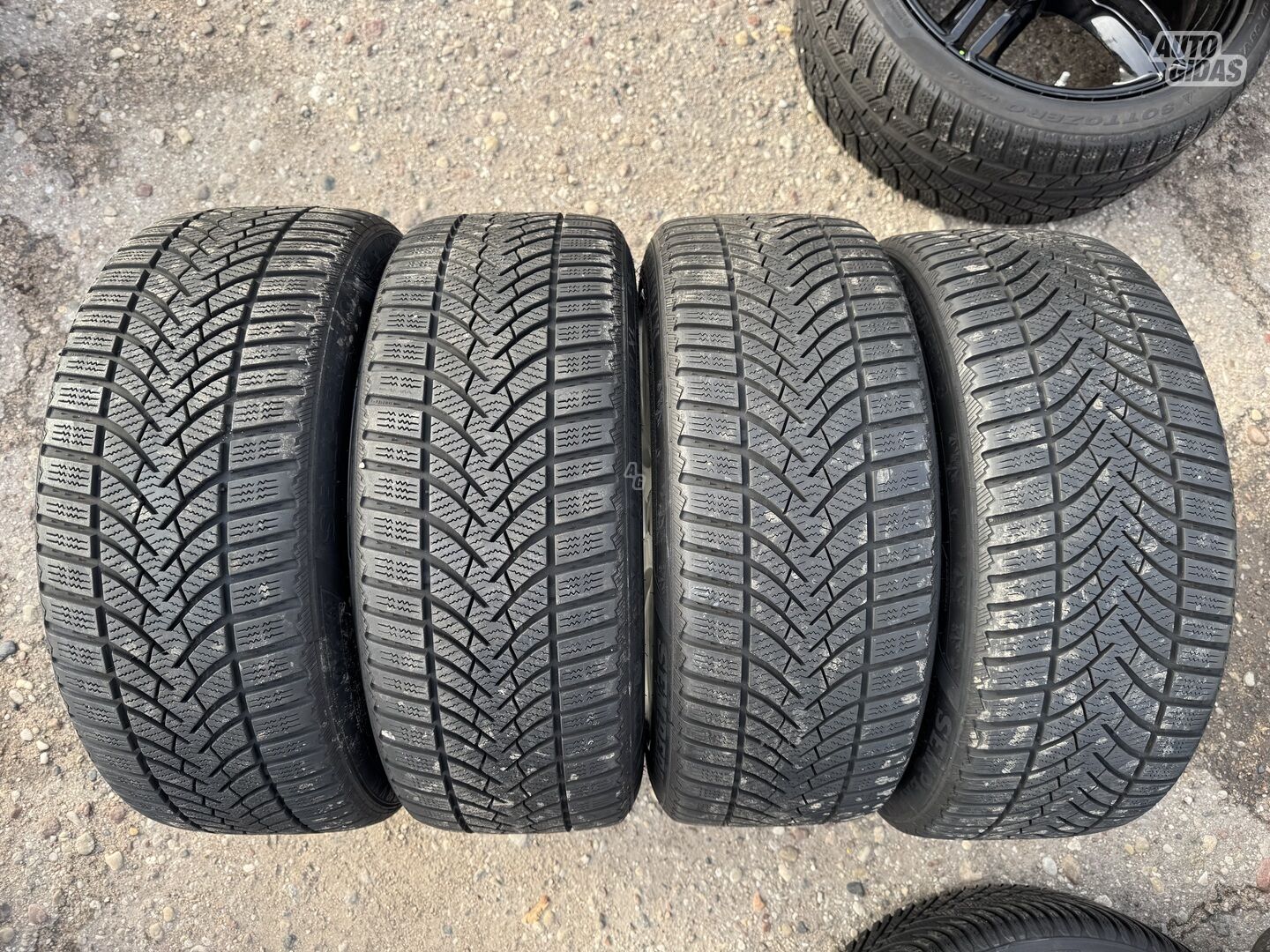 Semperit Siunciam, 6+7mm 2018 R18 winter tyres passanger car