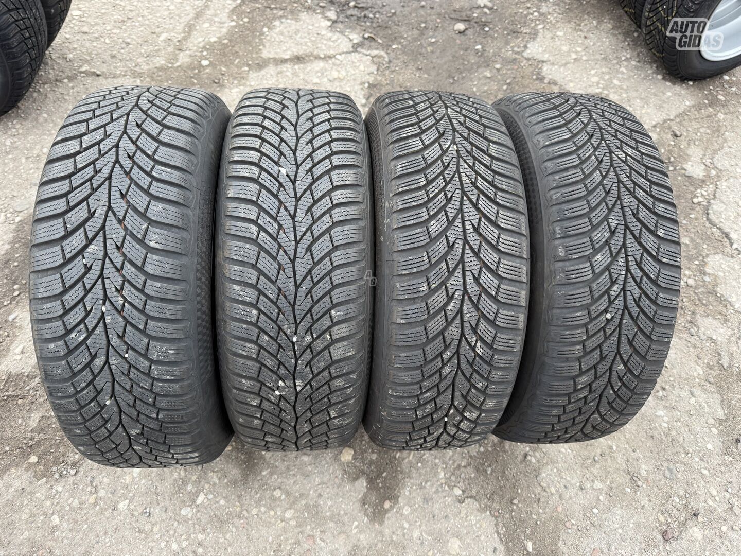 Continental Siunciam, 8mm 2022m R16 winter tyres passanger car