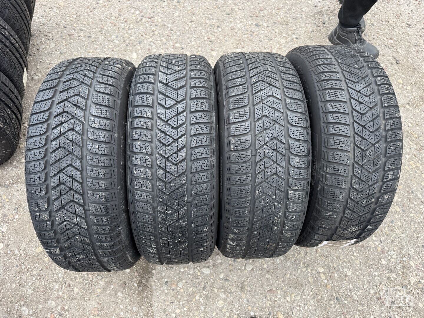 Pirelli Siunciam, 6+7mm R16 winter tyres passanger car