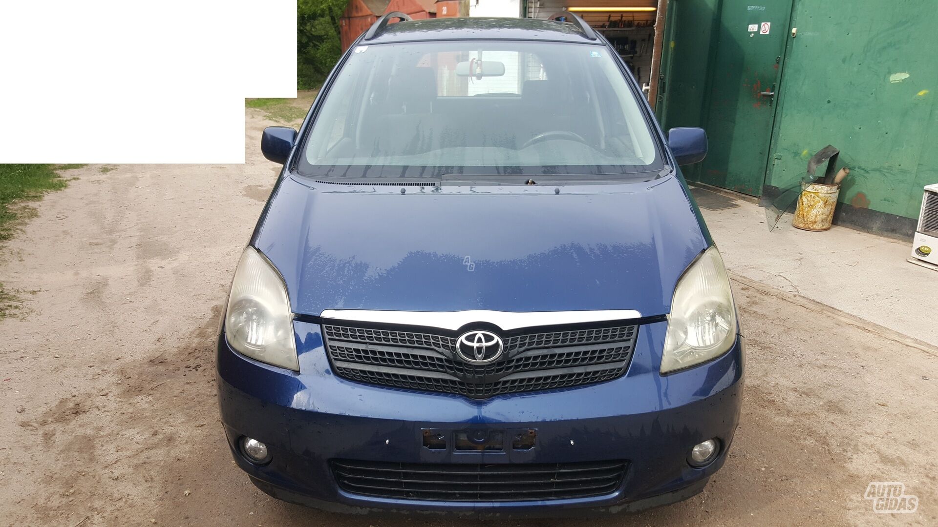 Toyota Corolla Verso 2.0D4D 2003 y parts