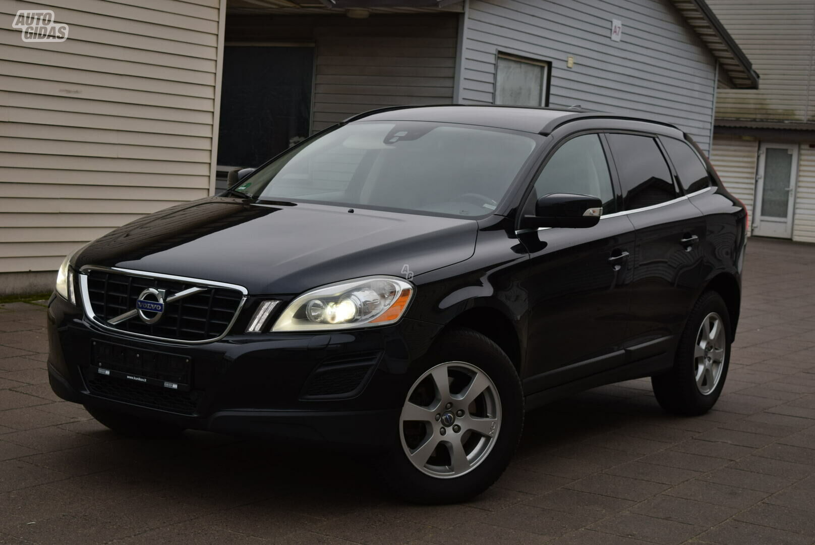 Volvo XC60 2012 y Off-road / Crossover