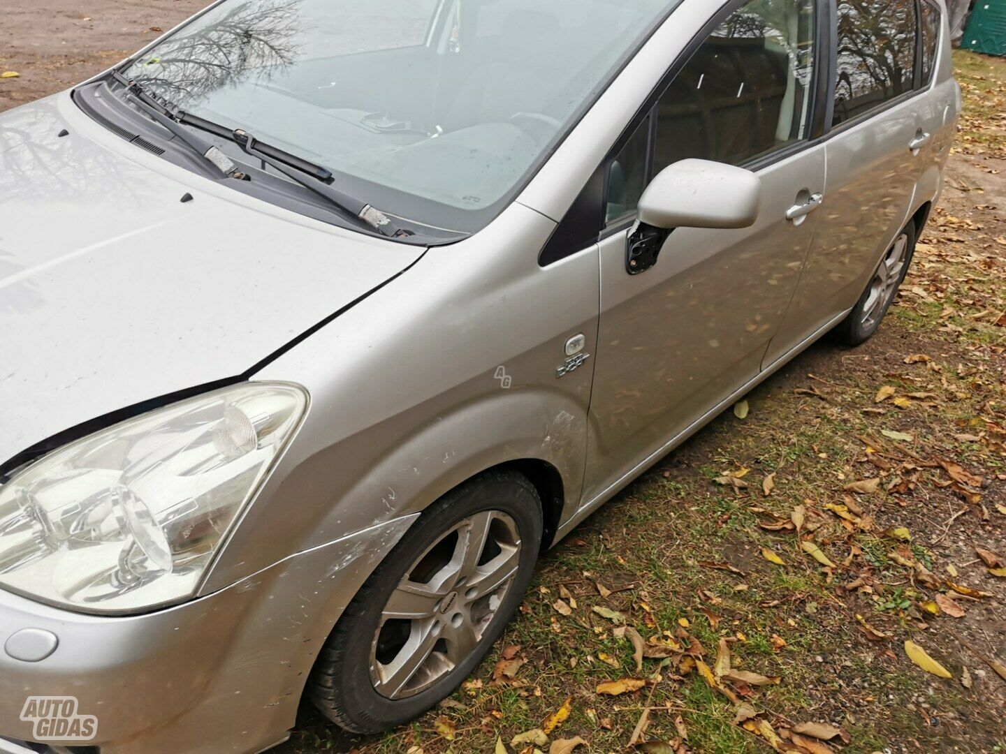 Toyota Corolla Verso 2007 y parts