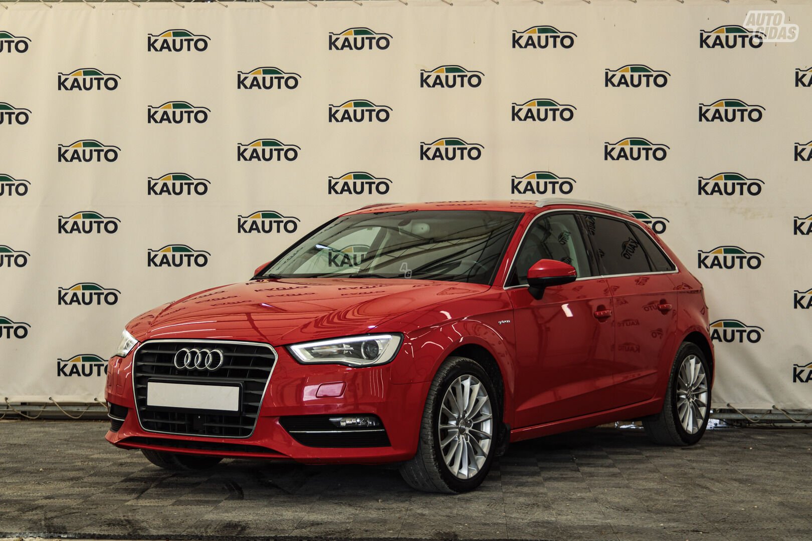 Audi A3 2015 г Хэтчбек