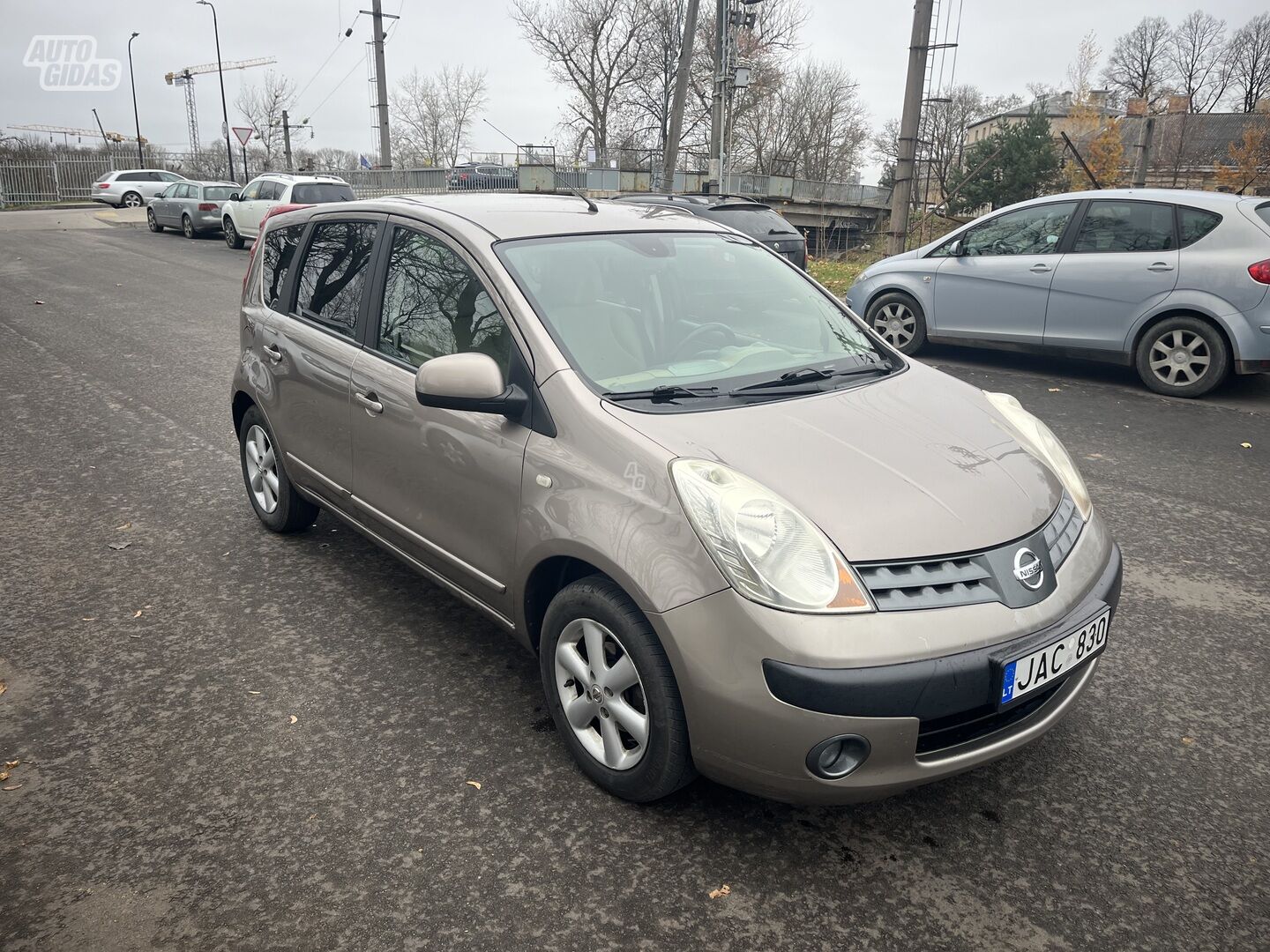 Nissan Note 2006 y Hatchback