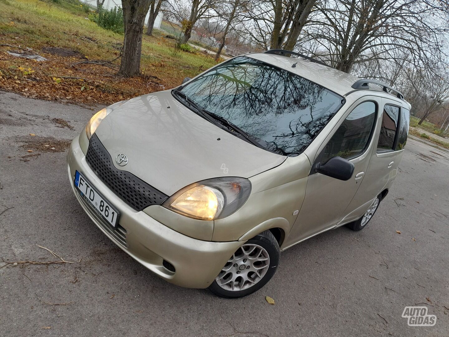 Toyota Yaris Verso 2002 y Hatchback