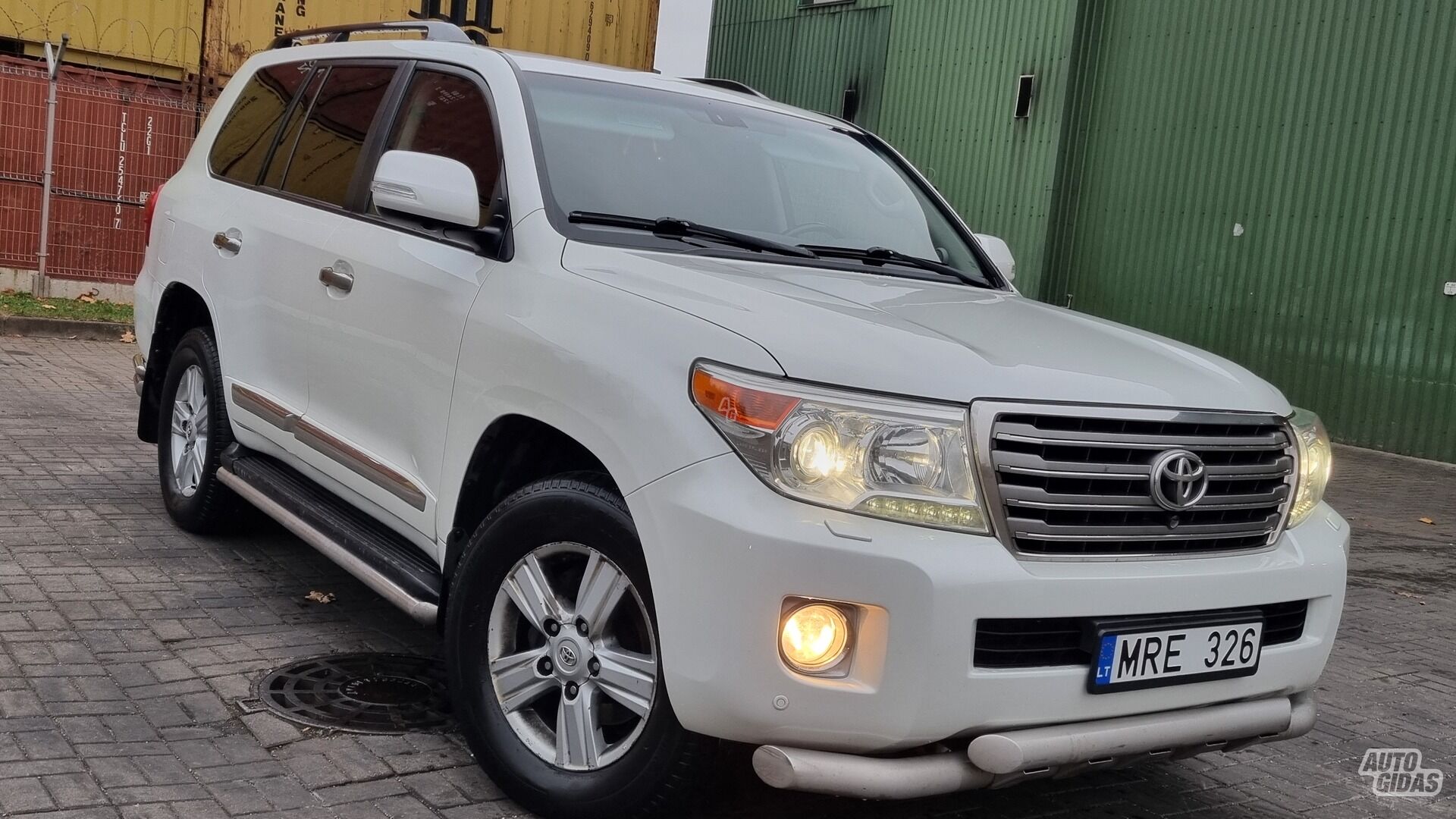 Toyota Land Cruiser J200 2012 y