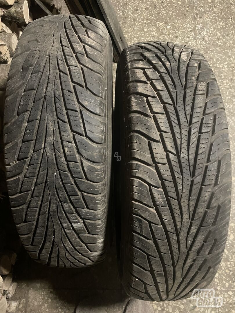 Maxxis Victra SUV M+S R16 universalios padangos lengviesiems