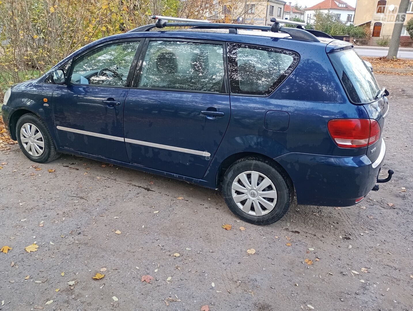 Toyota Avensis Verso 2004 г Минивэн