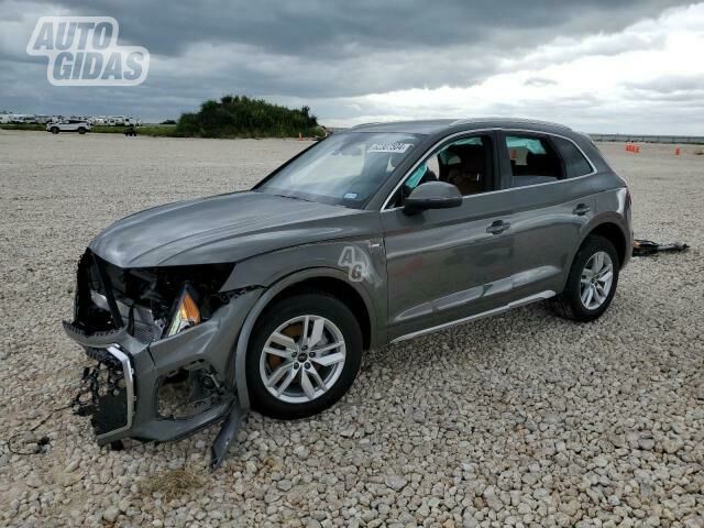 Audi Q5 2024 y Off-road / Crossover