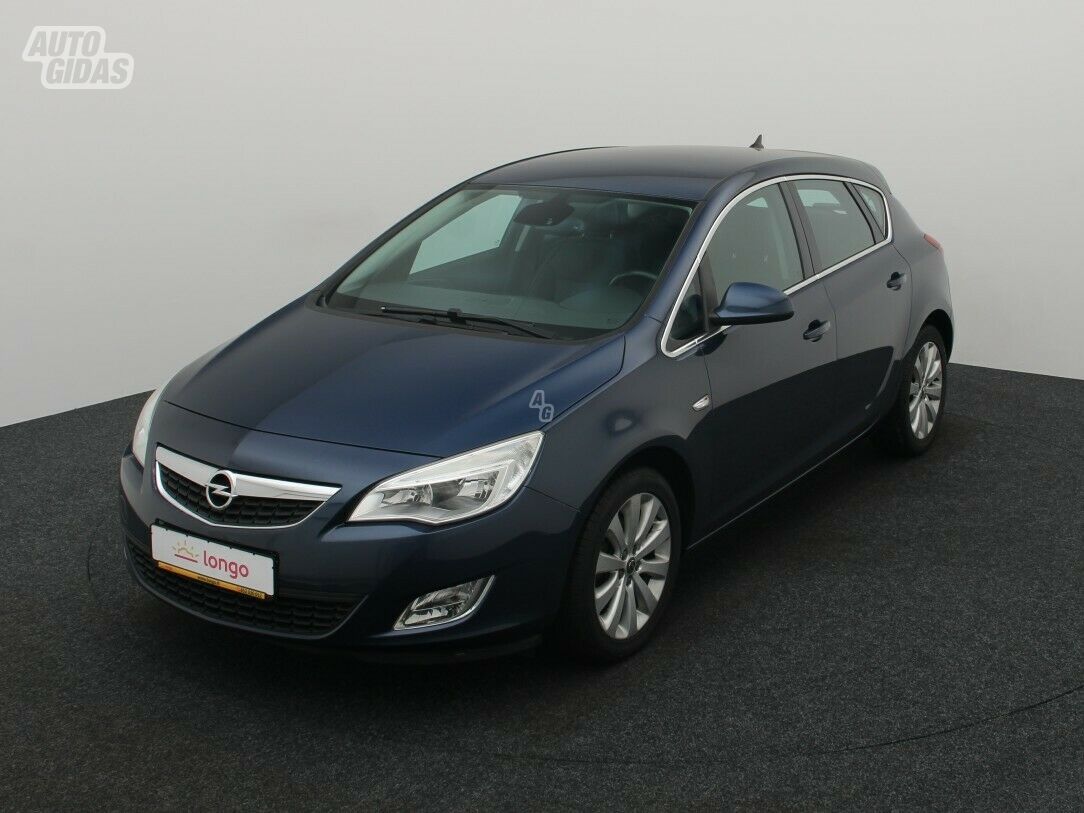 Opel Astra 2012 y Hatchback