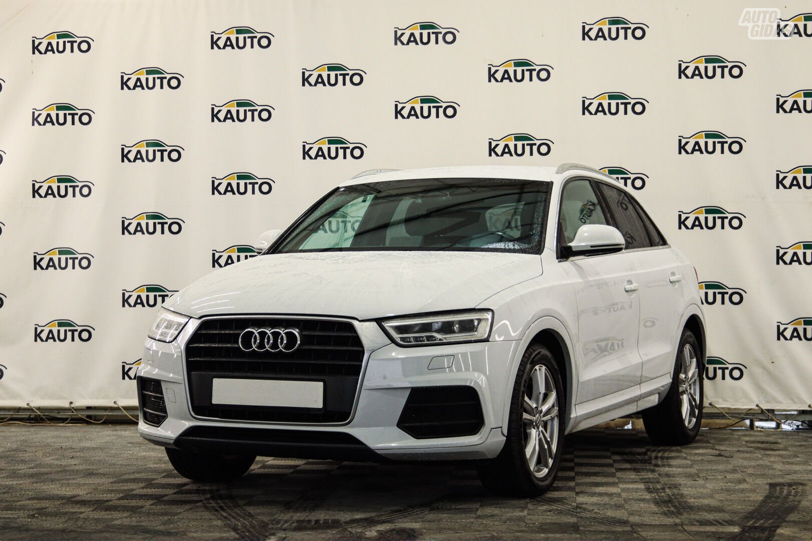 Audi Q3 2015 y Off-road / Crossover