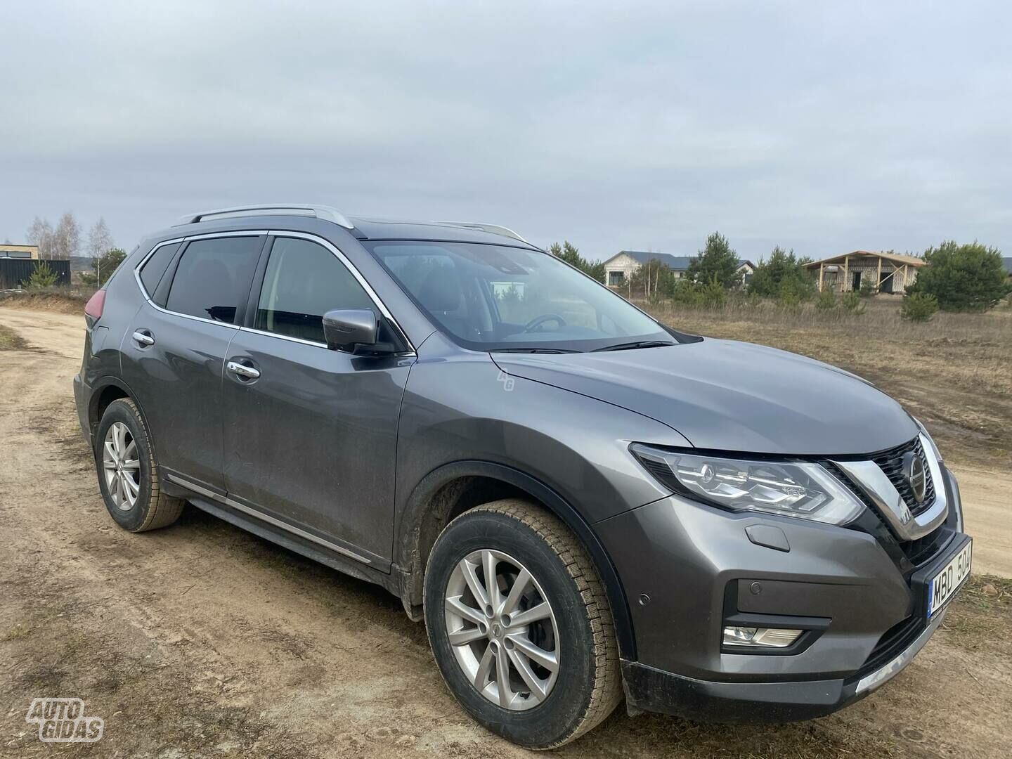 Nissan X-Trail 2021 y Off-road / Crossover