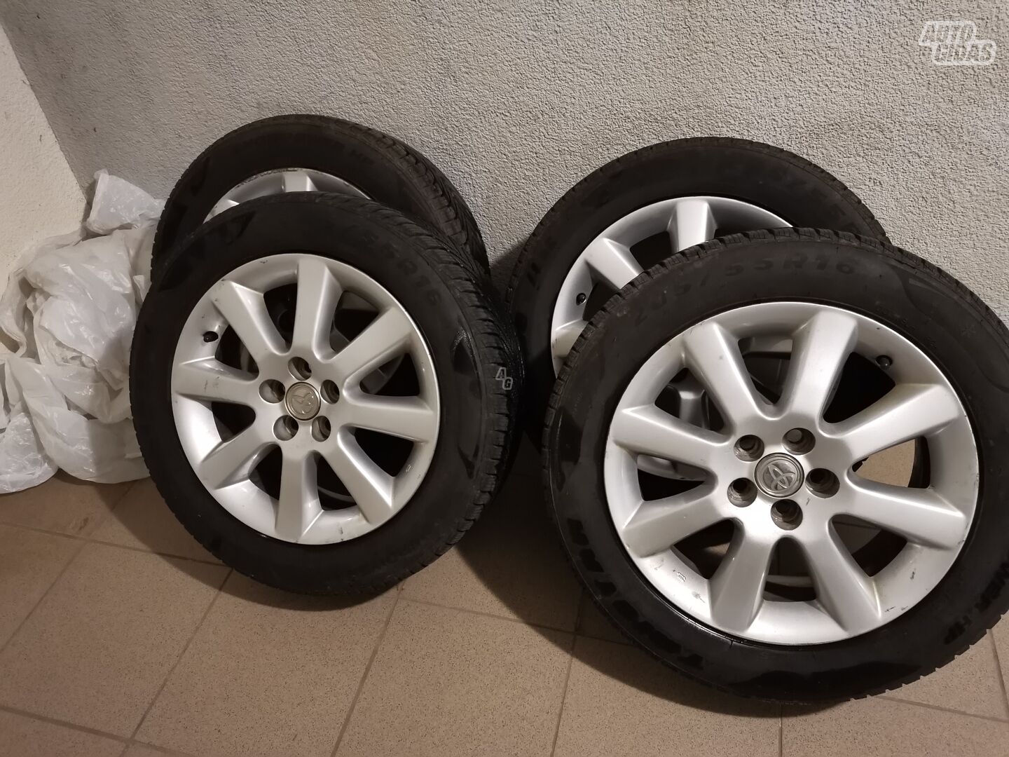 Toyota light alloy R16 rims