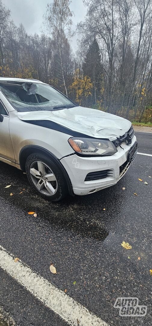 Volkswagen Touareg 2013 y Hatchback