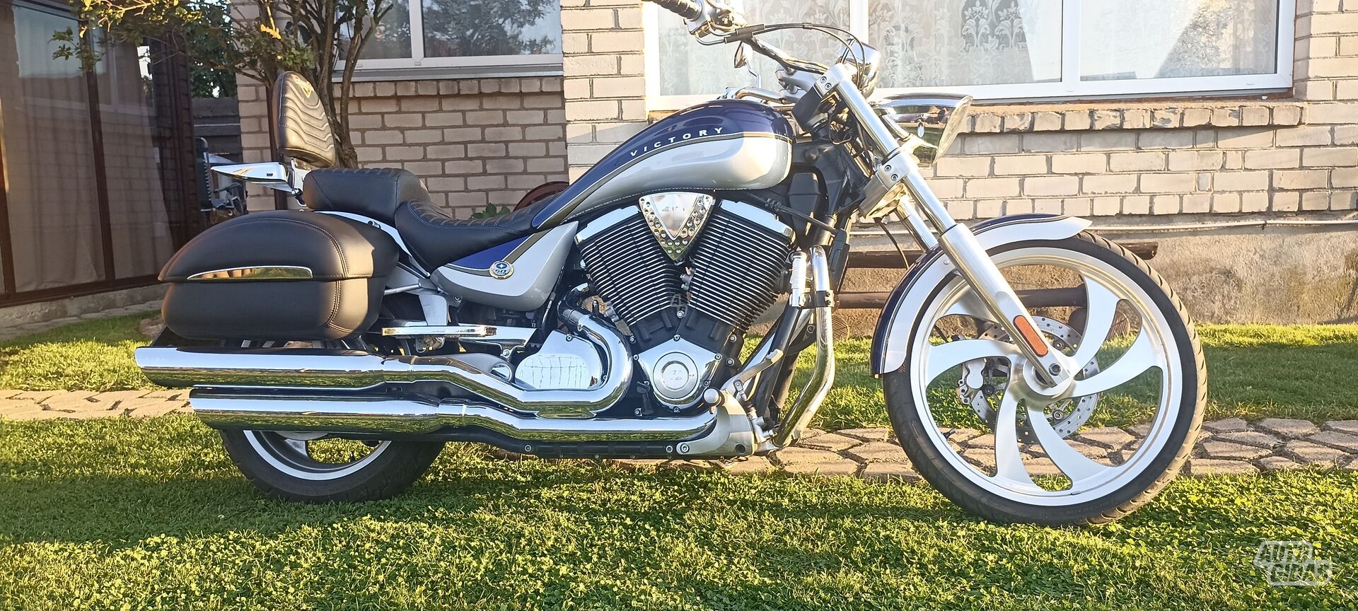 Victory Vegas 2005 г Чопер / Cruiser / Custom мотоцикл